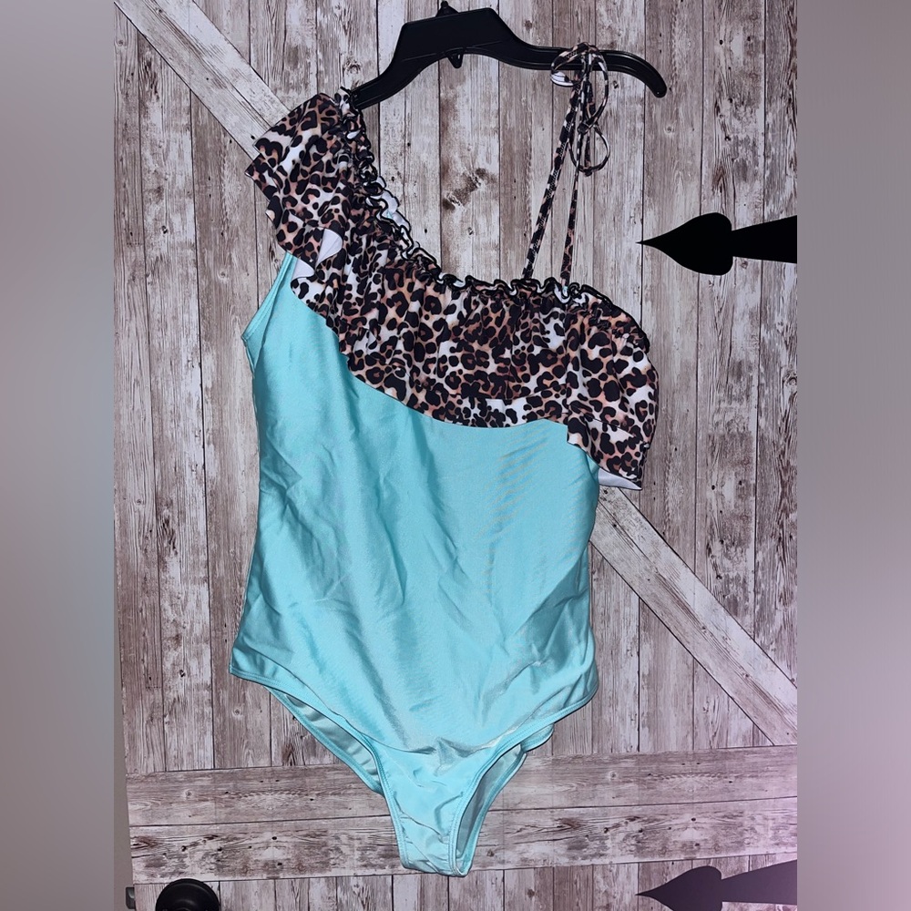One piece swimsuit
